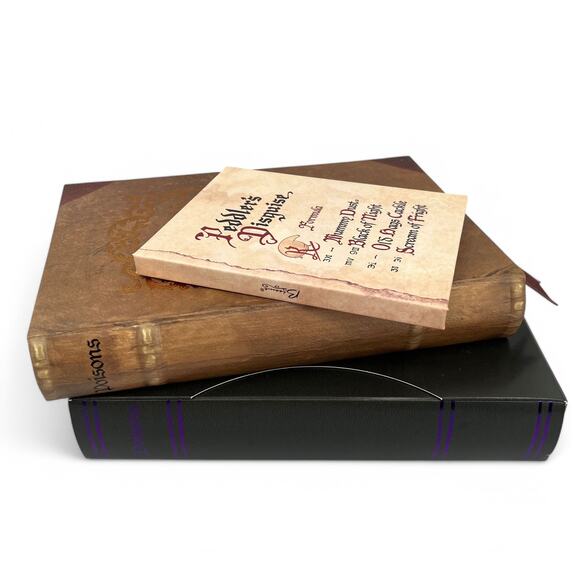 Besame x Disney Villains The Queen's Spell Book Eyeshadow Palette Snow White - Picture 4 of 16